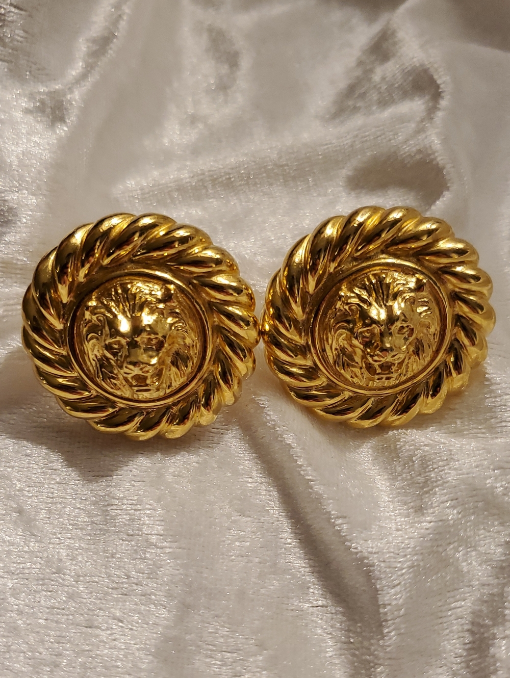 Vintage ANNE KLEIN Gold Tone Chunky Roaring Mouth Lion Head Clip On Earrings